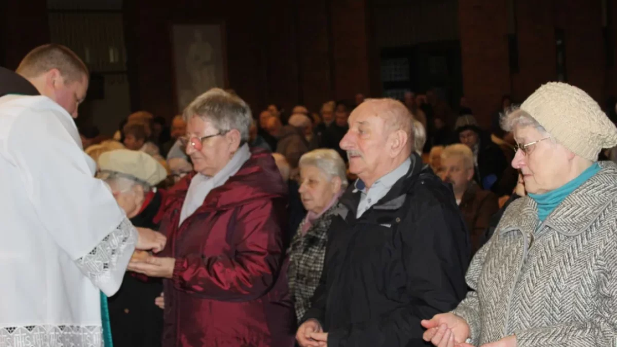 Jutro Światowy Dzień Chorego. Gdzie i kiedy zostaną odprawione msze św. w intencji osób starszych i cierpiących? - Zdjęcie główne