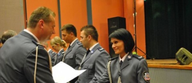 Nowomiejscy policjanci awansowani - Zdjęcie główne