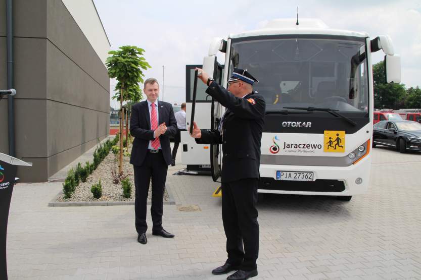 Przekaznie autobusu do przewozu osób niepełnosprawnych w gminie Jaraczewo   