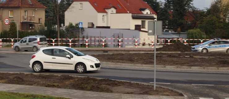 Ciężki sprzęt i rozkopane trawniki - efekt będzie na wiosnę [ZDJĘCIA] - Zdjęcie główne