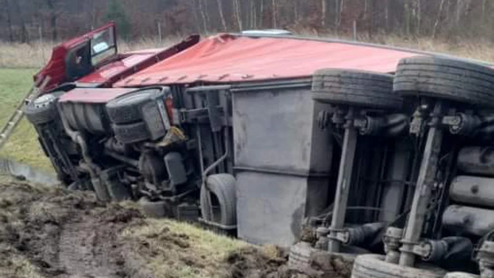 Poszukują kierowcy, który ciężarówką na jarocińskich numerach, miał spowodować kolizję na A2    - Zdjęcie główne