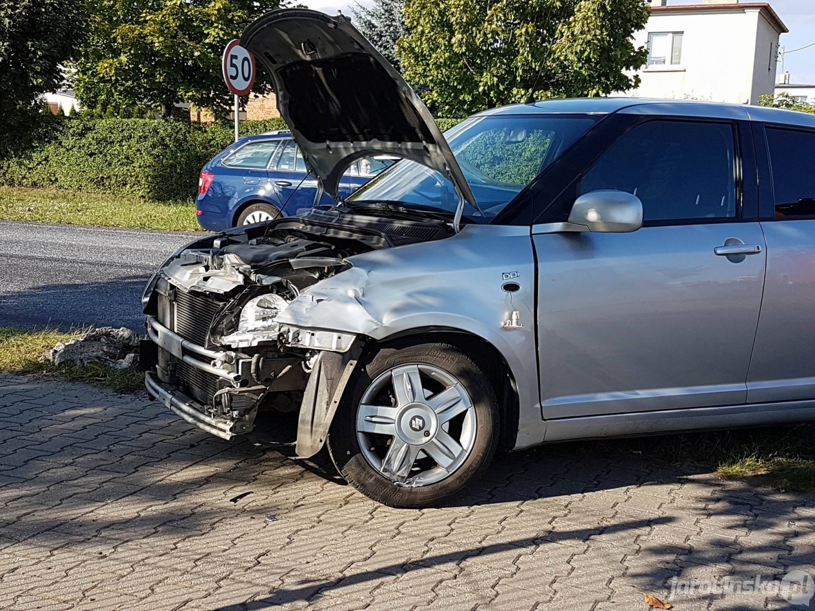 Jarocin. Zderzenie z motocyklem na DK 11 w Witaszycach  - Zdjęcie główne