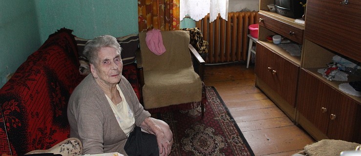 95-letnia, niedowidząca pani Janina obawia się o swoją przyszłość - Zdjęcie główne