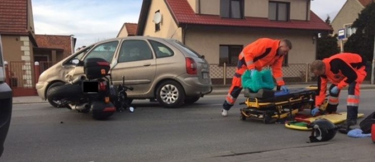 Wypadek na ul. Żerkowskiej w Jarocinie. Ranny motocyklista [ZDJĘCIA+VIDEO] - Zdjęcie główne