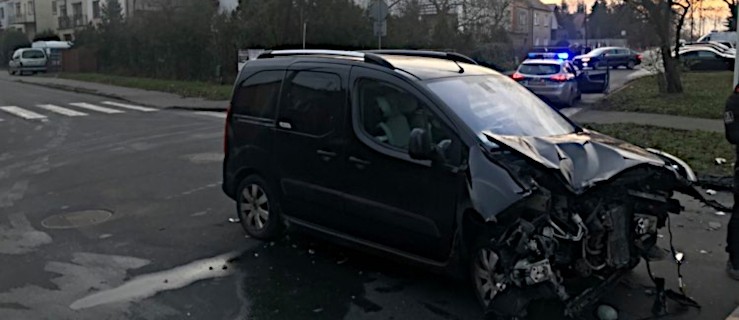 Nie zatrzymał się przed znakiem STOP i doszło do zderzenia  - Zdjęcie główne