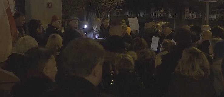 Jarocin. Protest w obronie sędziów. AKCJA również przed jarocińskim sądem [WIDEO] - Zdjęcie główne