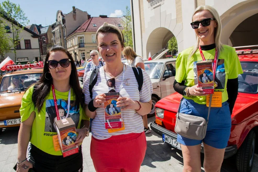 Pomogli Michałkowi w czasie I Zlotu Pojazdów Zabytkowych "Biało-Czerwona Parada". Ile udało się zebrać? - Zdjęcie główne