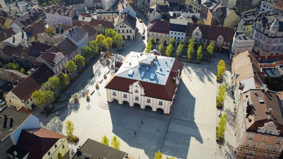 Strefa parkowania i zmiana organizacji ruchu w centrum Jarocina - burmistrz zwołuje zebranie