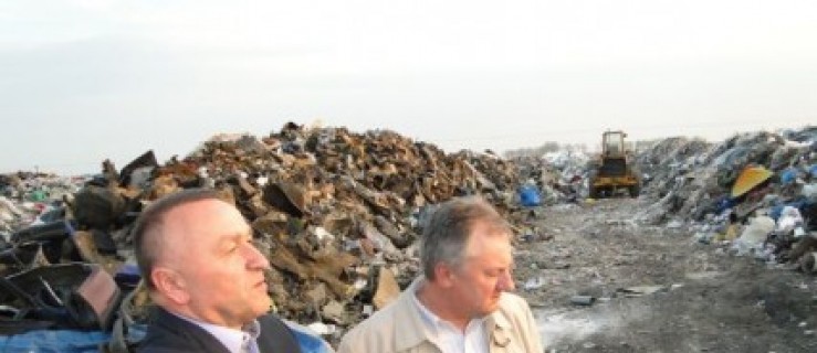 Kilkaset tysięcy za wywiezienie śmieci - Zdjęcie główne