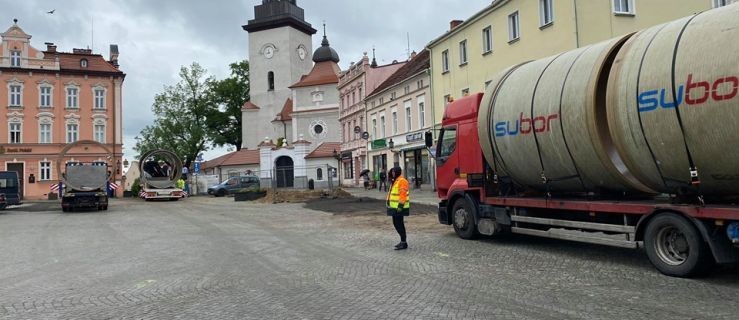 Rewitalizacja Jarocina: wielkie rury na rynku [WIDEO] - Zdjęcie główne