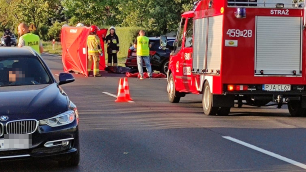 Śmiertelny wypadek na DK 15 w Jarocinie. Nie żyje motocyklista [ZDJĘCIA, FILM] - Zdjęcie główne
