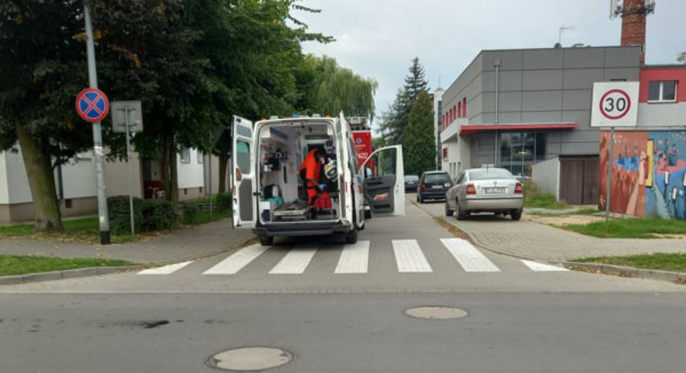 Kobieta potrzebowała pomocy. Wezwano wszystkie służby ratunkowe [ZDJĘCIA]  - Zdjęcie główne