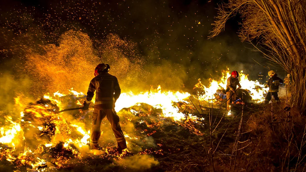 Pożar balotow słomy w Brzostowie [ZDJĘCIA] - Zdjęcie główne