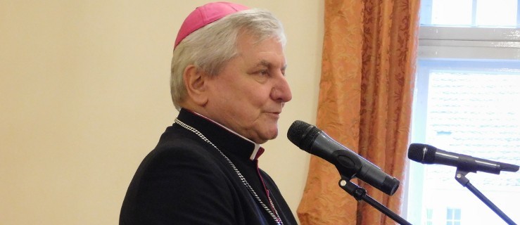 Biskup kaliski będzie świętował w najbliższą niedzielę 40. rocznicę święceń kapłańskich - Zdjęcie główne