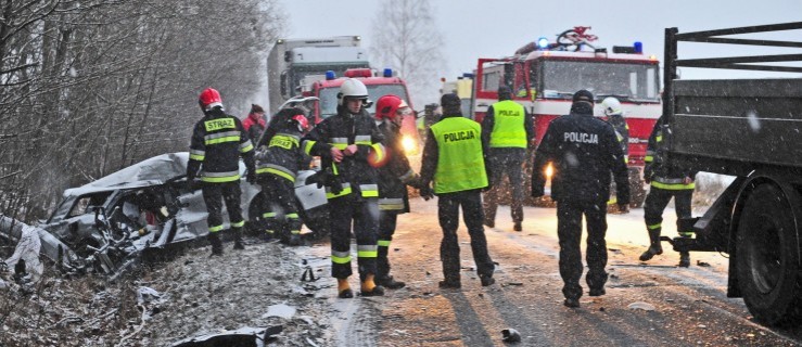  Zderzenie ciężarówki z autem osobowym  - Zdjęcie główne