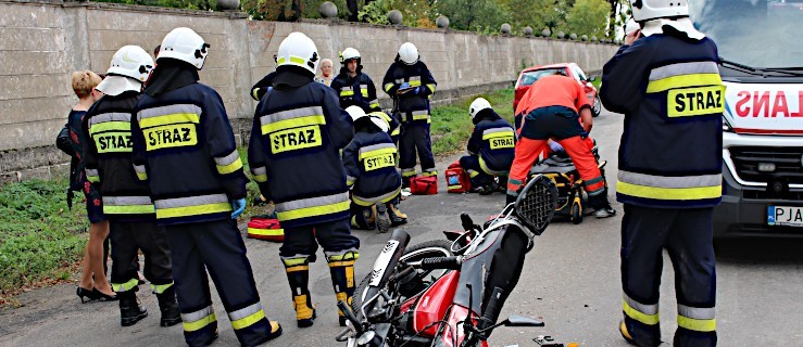 Wypadek i pożar. Ratownicy w akcji [ZDJĘCIA]  - Zdjęcie główne