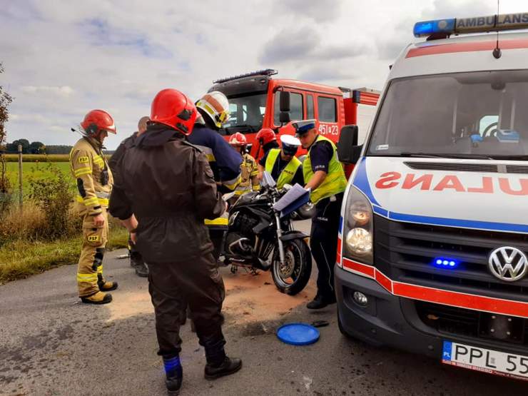 Wypadek. Zderzenie motocyklisty z nissanem   - Zdjęcie główne