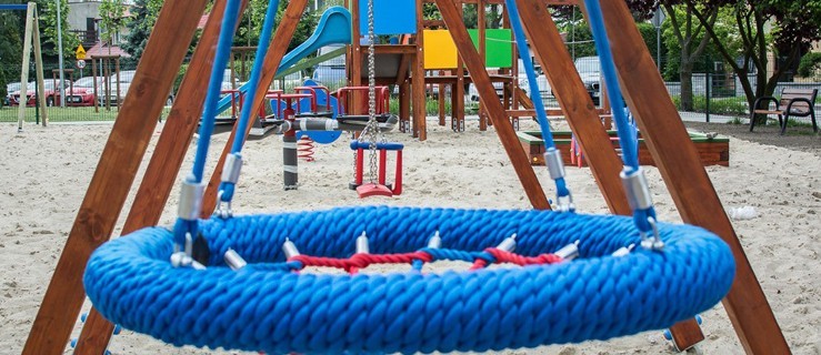 Nowy plac zabaw w Jarocinie. Otwarcie na Dzień Dziecka - Zdjęcie główne