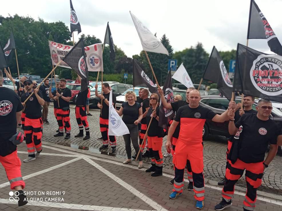 Jarocińscy ratownicy medyczni na proteście we Wrocławiu [ZDJĘCIA] - Zdjęcie główne