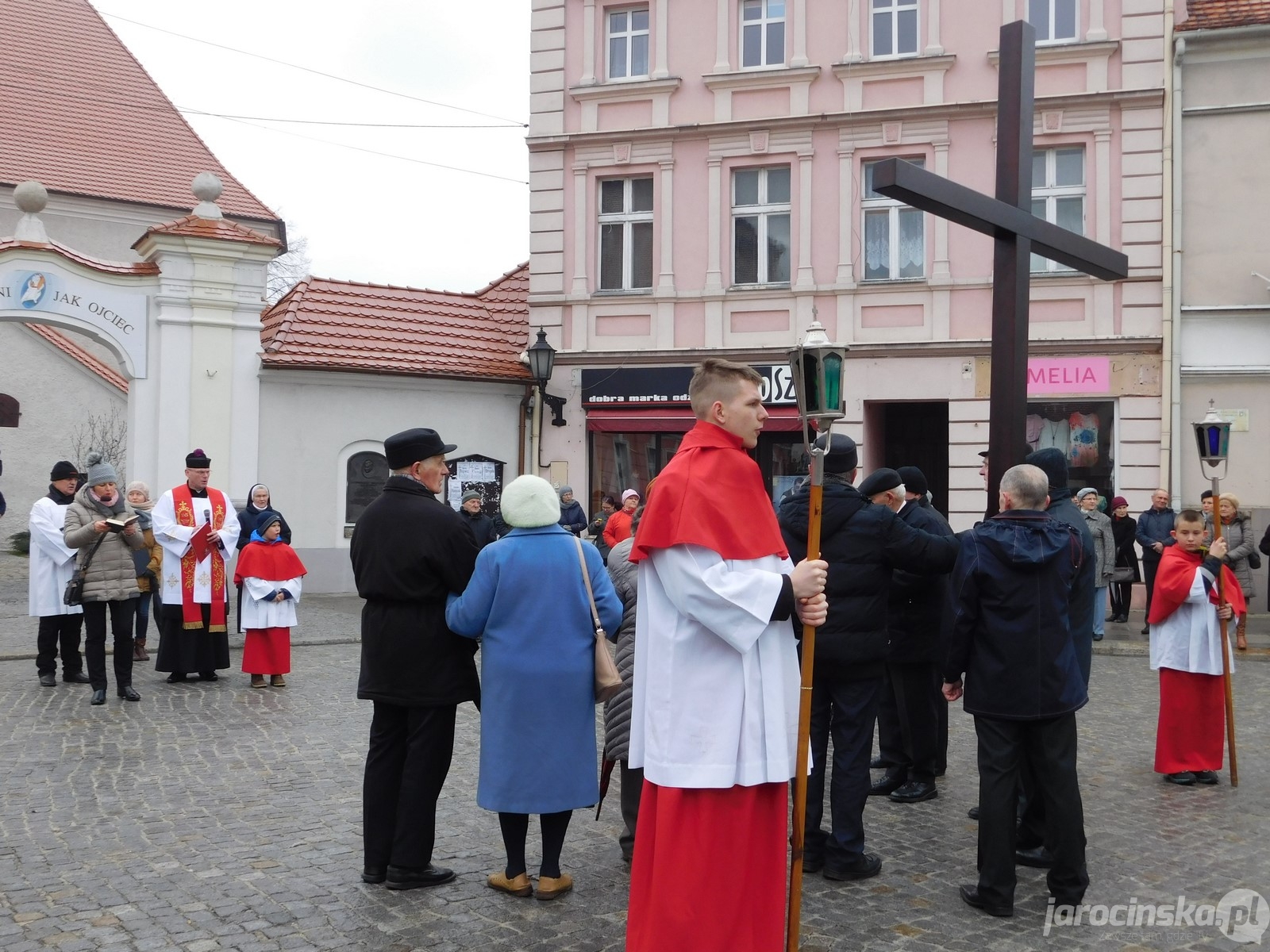 Jarocin. Droga Krzyżowa ulicami miasta 2016  - Zdjęcie główne