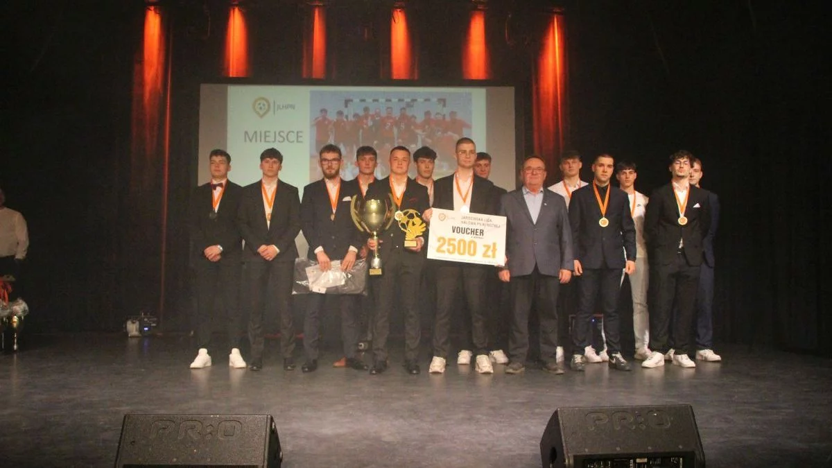 Jarocińska Liga Halowa Piłki Nożnej podsumowała sezon 2025/2026 [ZDJĘCIA, WIDEO]