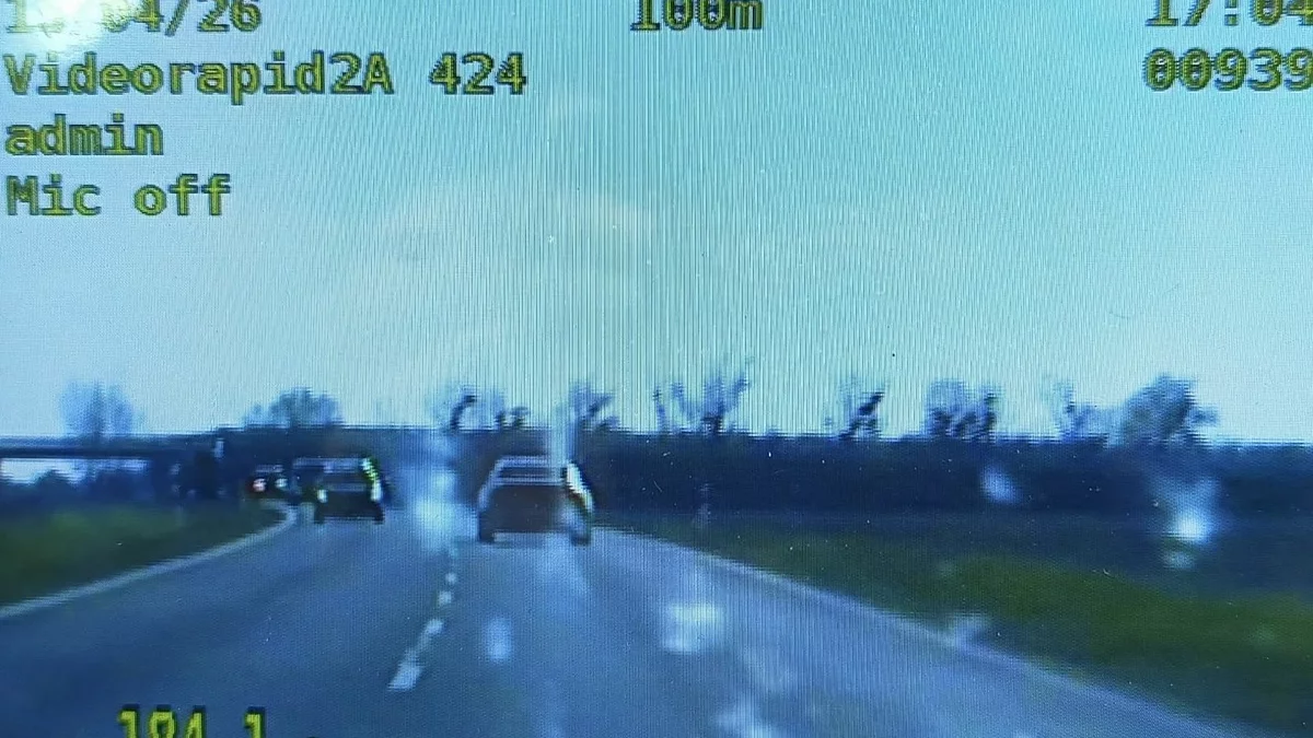 Policjanci dawno nie widzieli takiego pirata drogowego. Wpadł przy granicy z powiatem