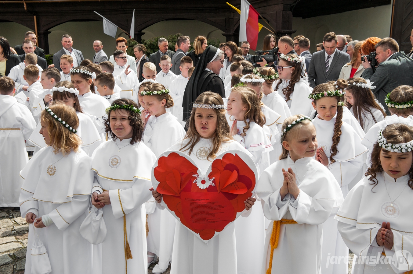 Jarocin. Pierwsza Komunia 2016. Parafia św. Marcina [ZDJĘCIA] - Zdjęcie główne