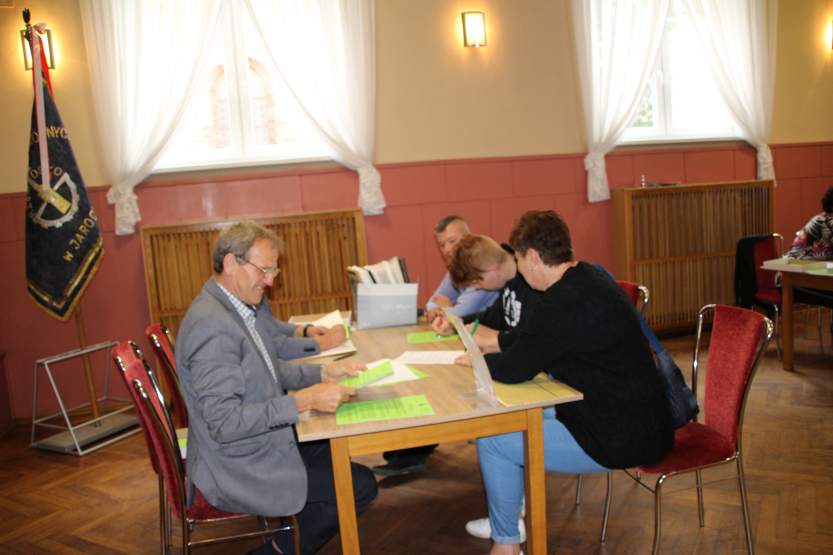 156 uczniów podpisało umowy w jarocińskim CECH-u   