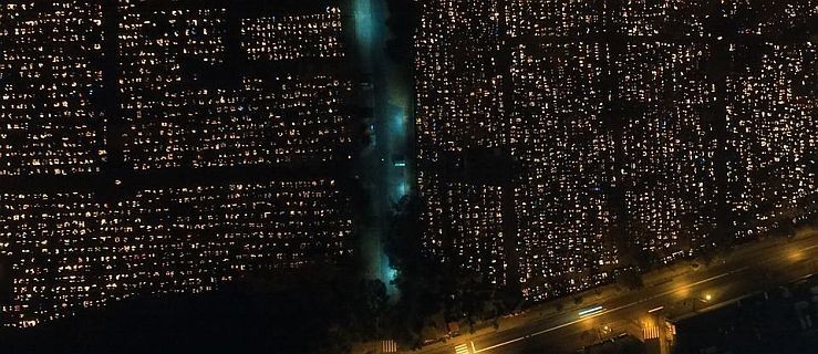 Jarocińskie cmentarze nocą z lotu ptaka [WIDEO] - Zdjęcie główne