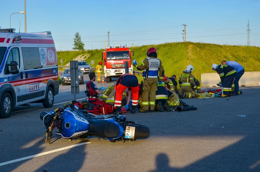 Wypadek na obwodnicy Jarocina. Ranni motocykliści [ZDJĘCIA] - Zdjęcie główne