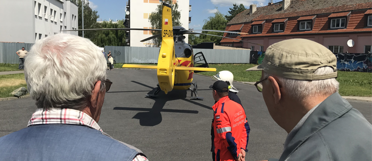 Helikopter LPR wylądował przy supermarkecie w Jarocinie. Ludzie w szoku - Zdjęcie główne