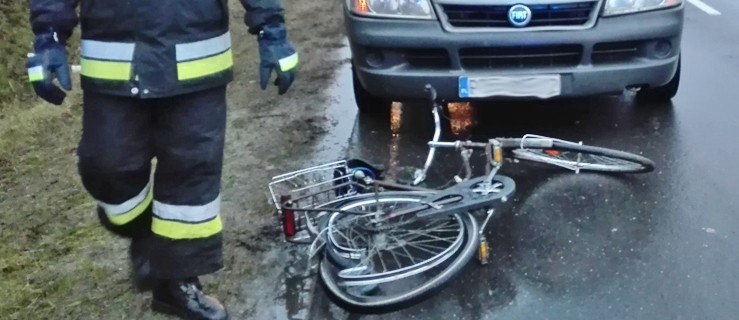 Dostawczak potrącił pieszego z rowerem - Zdjęcie główne