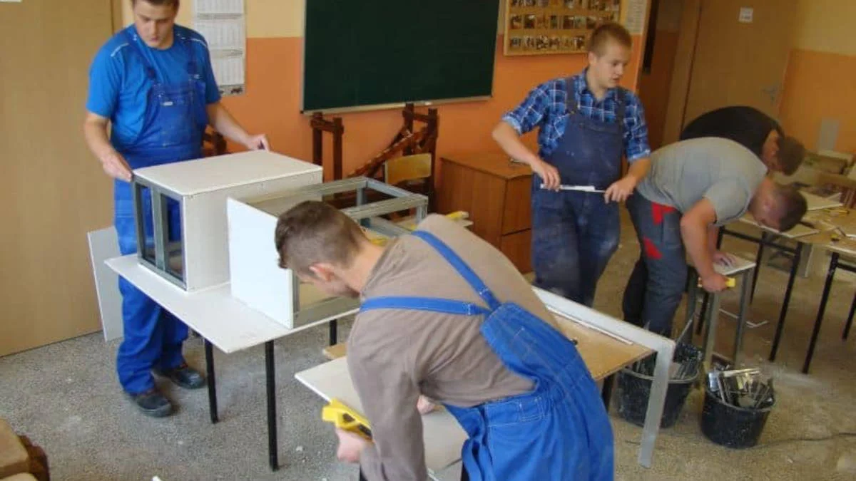 Starostwo Powiatowe w Jarocinie przeznaczy prawie 1,5 mln zł na projekty w szkołach - Zdjęcie główne