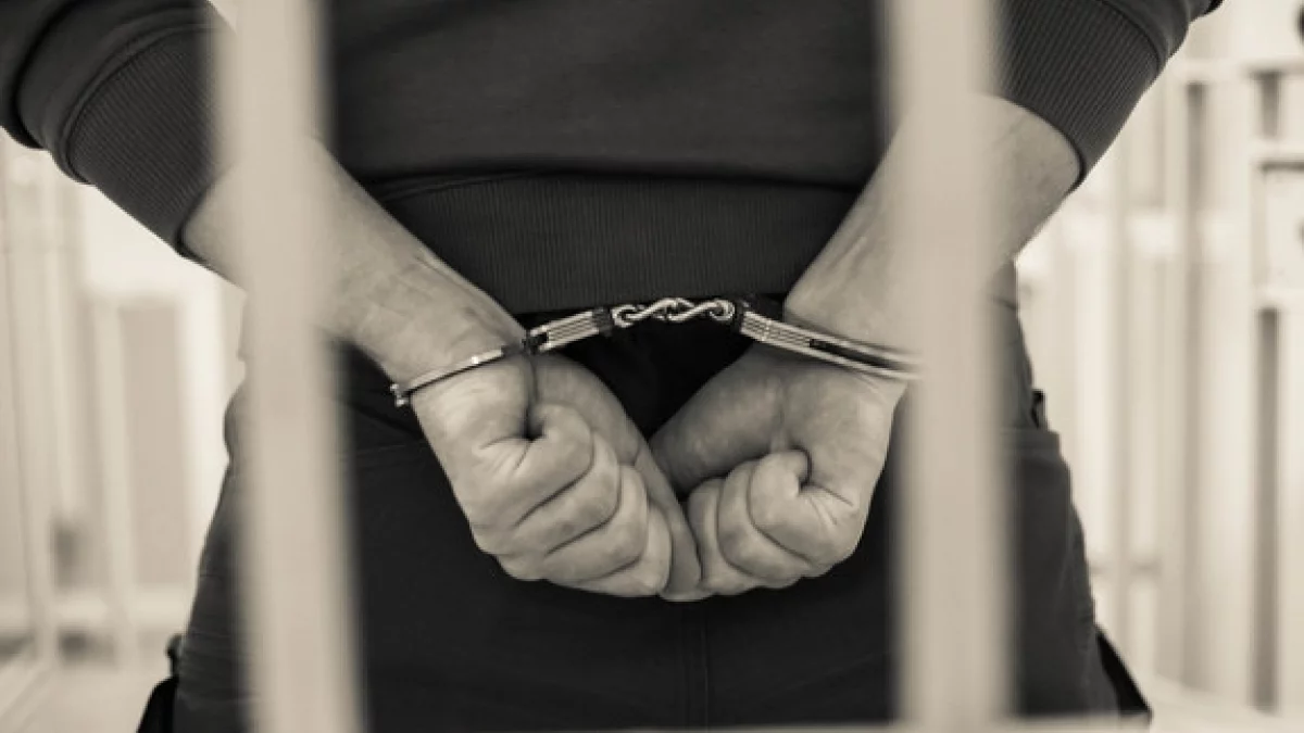 Szarpał, popychał i groził śmiercią - policjanci byli stanowczy wobec 45-latka z gminy Jarocin