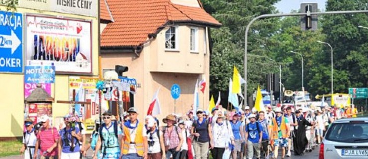 Pielgrzymi przechodzą przez Jarocin [WIDEO] - Zdjęcie główne