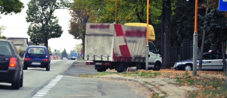 Policja na każdym wlocie do Jarocina. Co się dzieje? - Zdjęcie główne