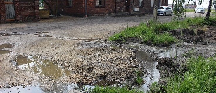 Wszędzie sucho, a na Kolejowej w Witaszycach leje się woda - Zdjęcie główne