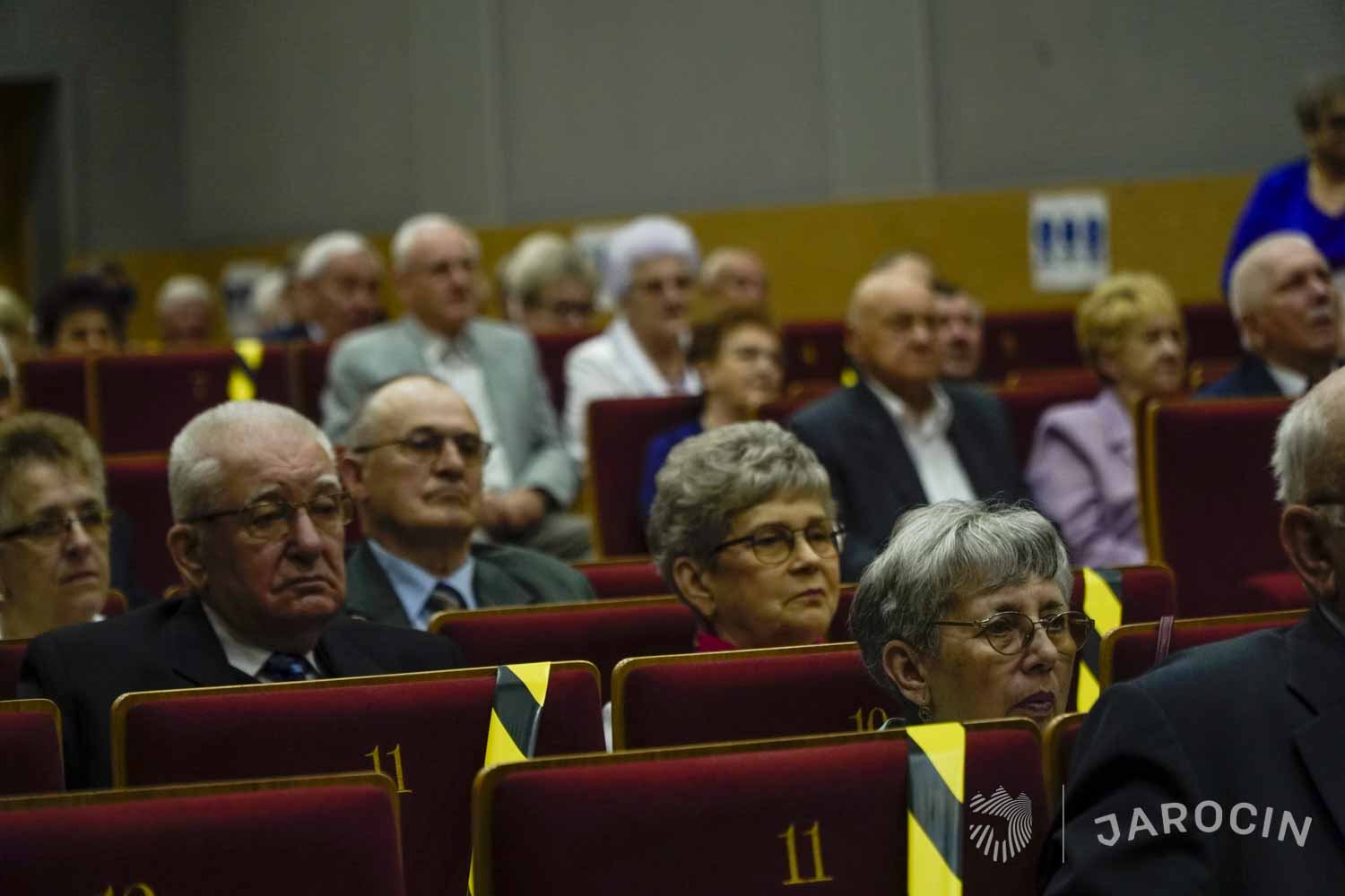 Jarocin. 55 par otrzymało zaległe medale na 50. rocznicę ślubu