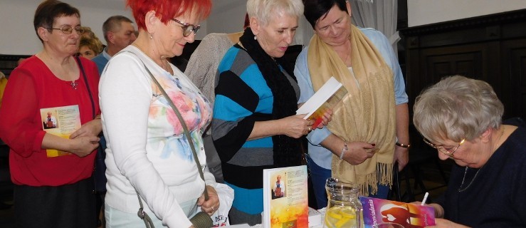 Nowa książka Jadwigi Podeszwy już w sprzedaży. Tym razem o miłości [FOTO] - Zdjęcie główne