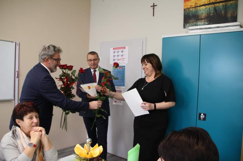 Burmistrz Jaraczewa nagrodził pięcioro dyrektorów i dwóch nauczycieli [ZDJĘCIA, WIDEO] - Zdjęcie główne