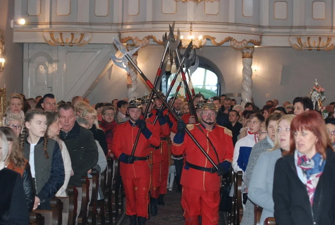 Tradycje wielkanocne z naszego regionu. Czyli Turki, Niedźwiedzie, folklor biskupiański i palenie żuru - Zdjęcie główne