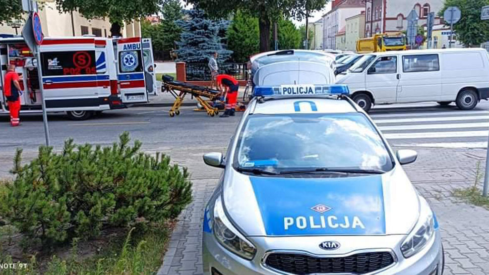 Potrącenie rowerzystki na skrzyżowaniu ul. Kościuszki i Paderewskiego w Jarocinie - Zdjęcie główne