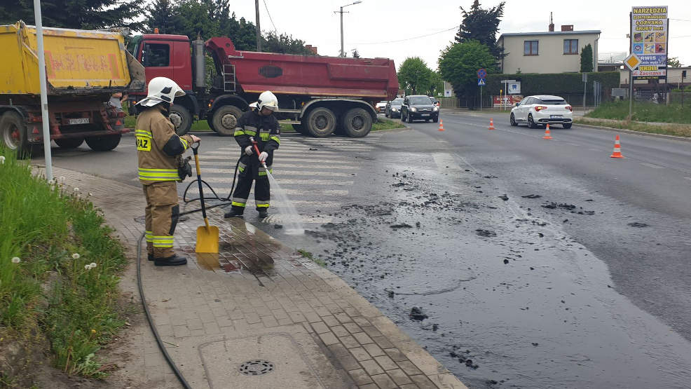 Jarocin. Odpady z oczyszczalni ścieków na ulicy Niepodległości - Zdjęcie główne