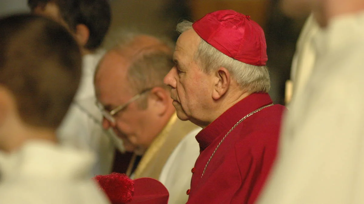 Czy biskup senior tuszował sprawy pedofilii w diecezji kaliskiej? Prokuratura ma to zbadać - Zdjęcie główne