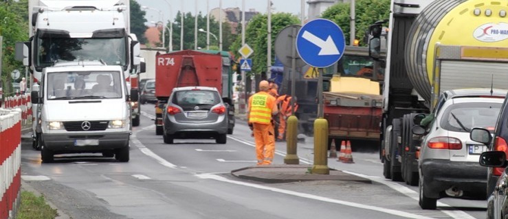 Drogowcy frezują krajówkę. Kierowcy: Powariowali  - Zdjęcie główne