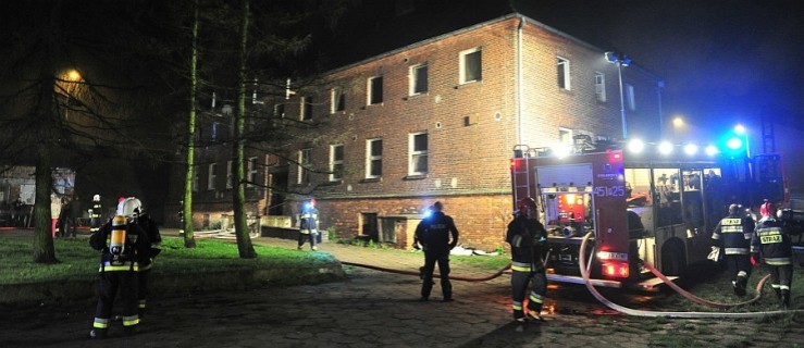 Jarocin. Pożar w Parowozowni. Ewakuacja. Poszkodowani - Zdjęcie główne