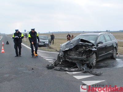 Zderzenie samochodów w Jaraczewie - Zdjęcie główne