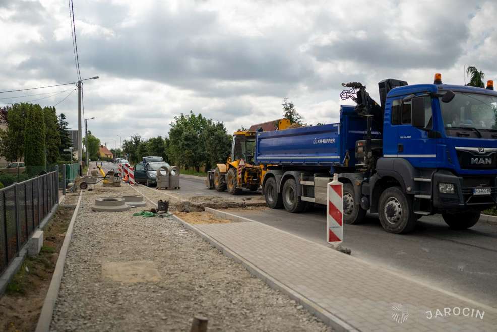 Budują rondo i przebudowują ulice w Jarocinie. Do końca mają niewiele czasu 