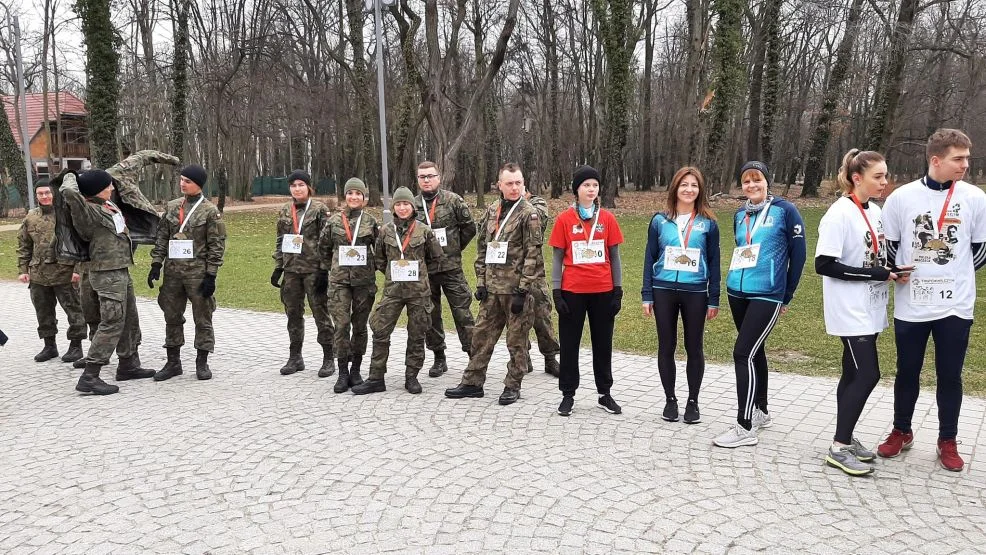 Pobiegli Tropem Wilczym. Wojskowi i Biegacze Jarocin uczcili pamięć Żołnierzy Wyklętych