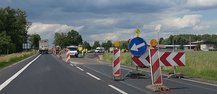 Utrudnienia na DK 11/15. Trwa budowa zjazdu z obwodnicy - Zdjęcie główne